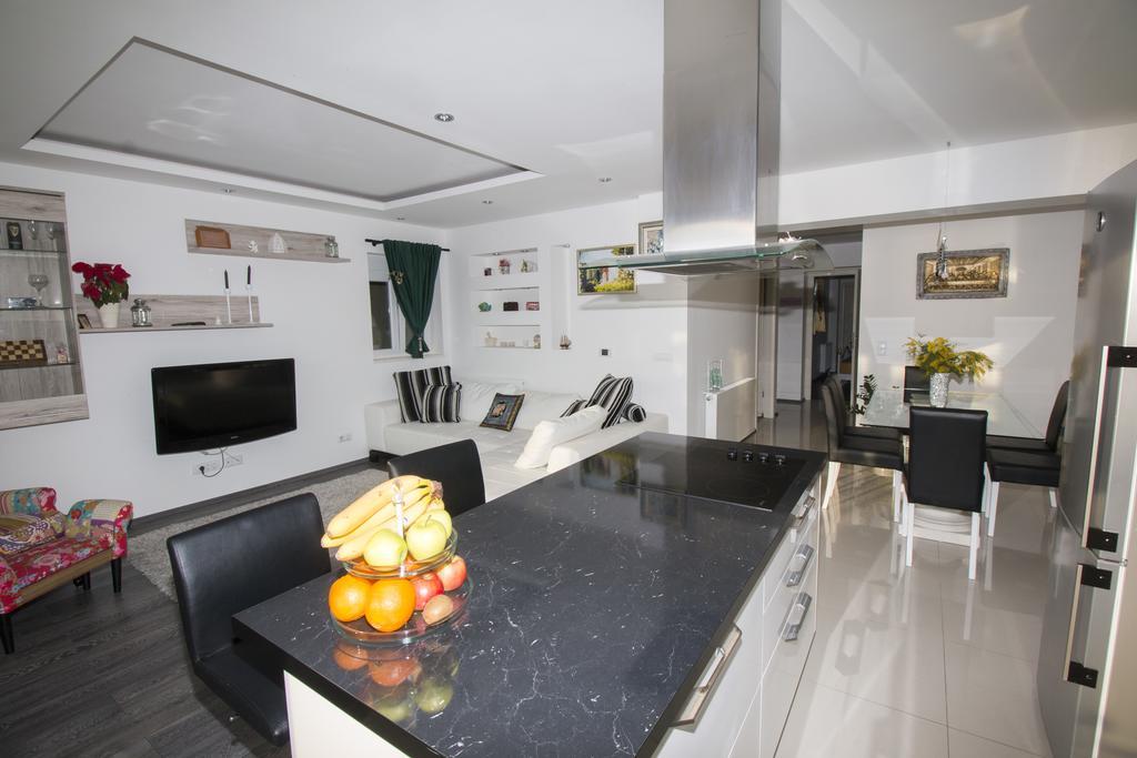 Apartment Mate Omiš Dış mekan fotoğraf